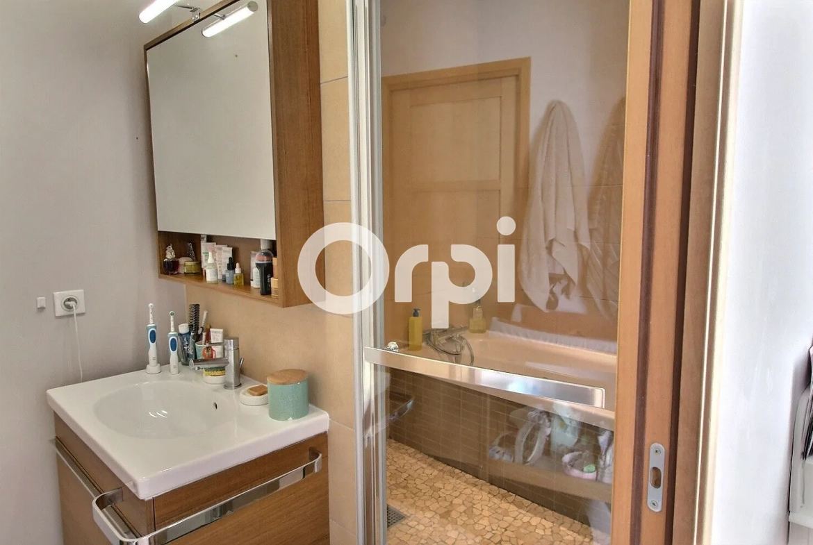 Appartement duplex à Pau secteur Carnot avec parking privé 