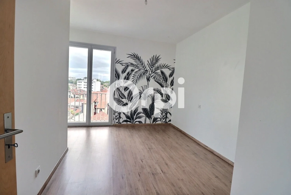 Appartement duplex à Pau secteur Carnot avec parking privé 