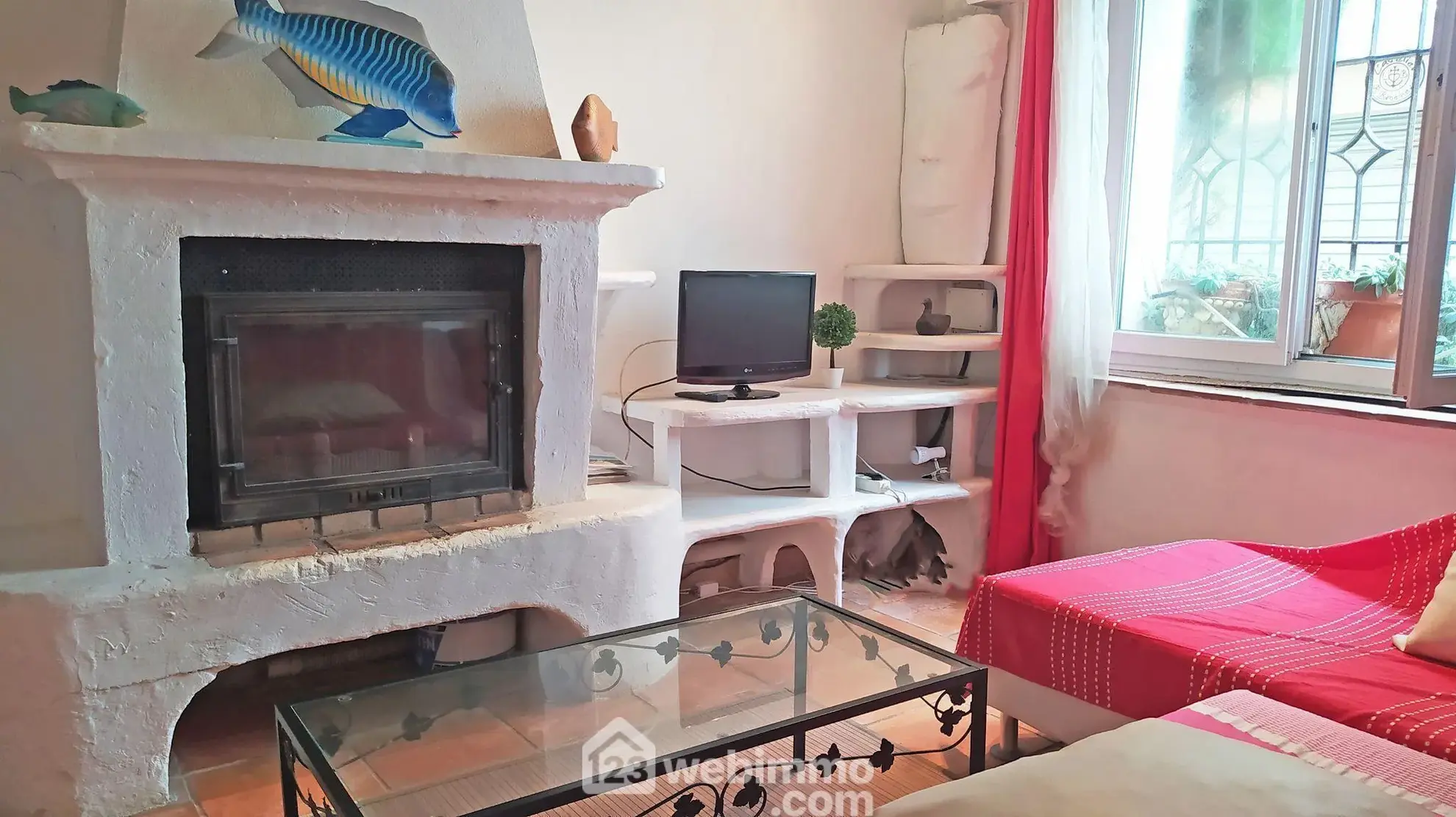 Maison de village rénovée de 80m² à Saintes-Maries-de-la-Mer avec terrasse 