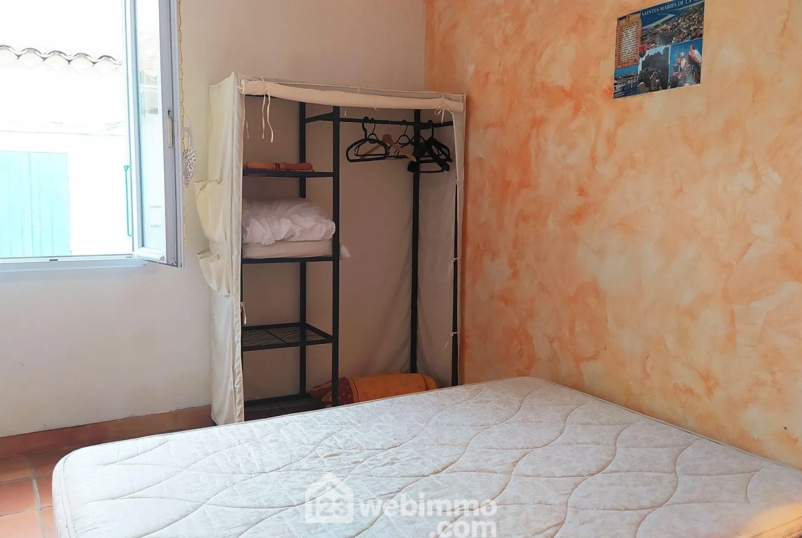 Maison de village rénovée de 80m² à Saintes-Maries-de-la-Mer avec terrasse 