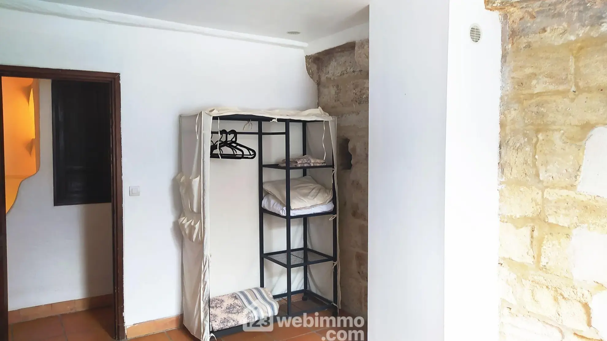 Maison de village rénovée de 80m² à Saintes-Maries-de-la-Mer avec terrasse 