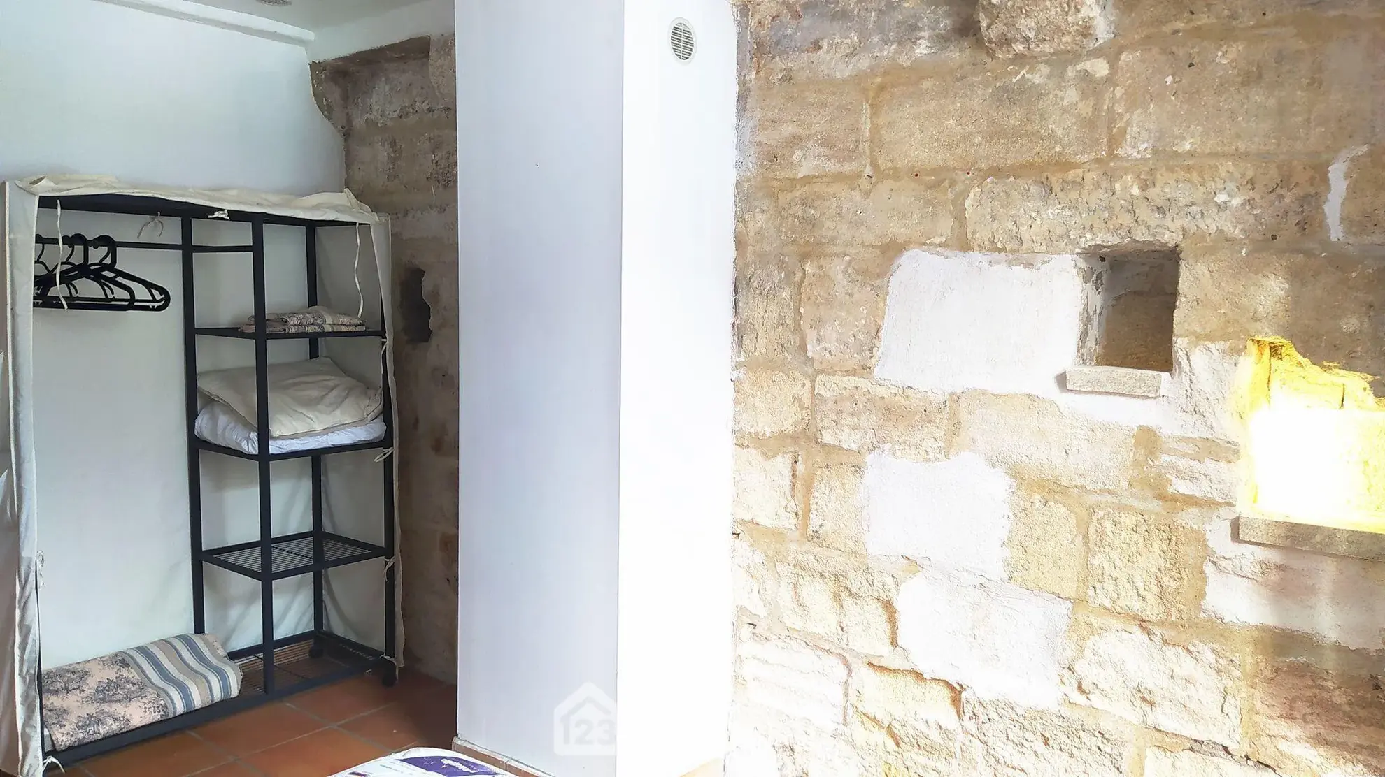 Maison de village rénovée de 80m² à Saintes-Maries-de-la-Mer avec terrasse 