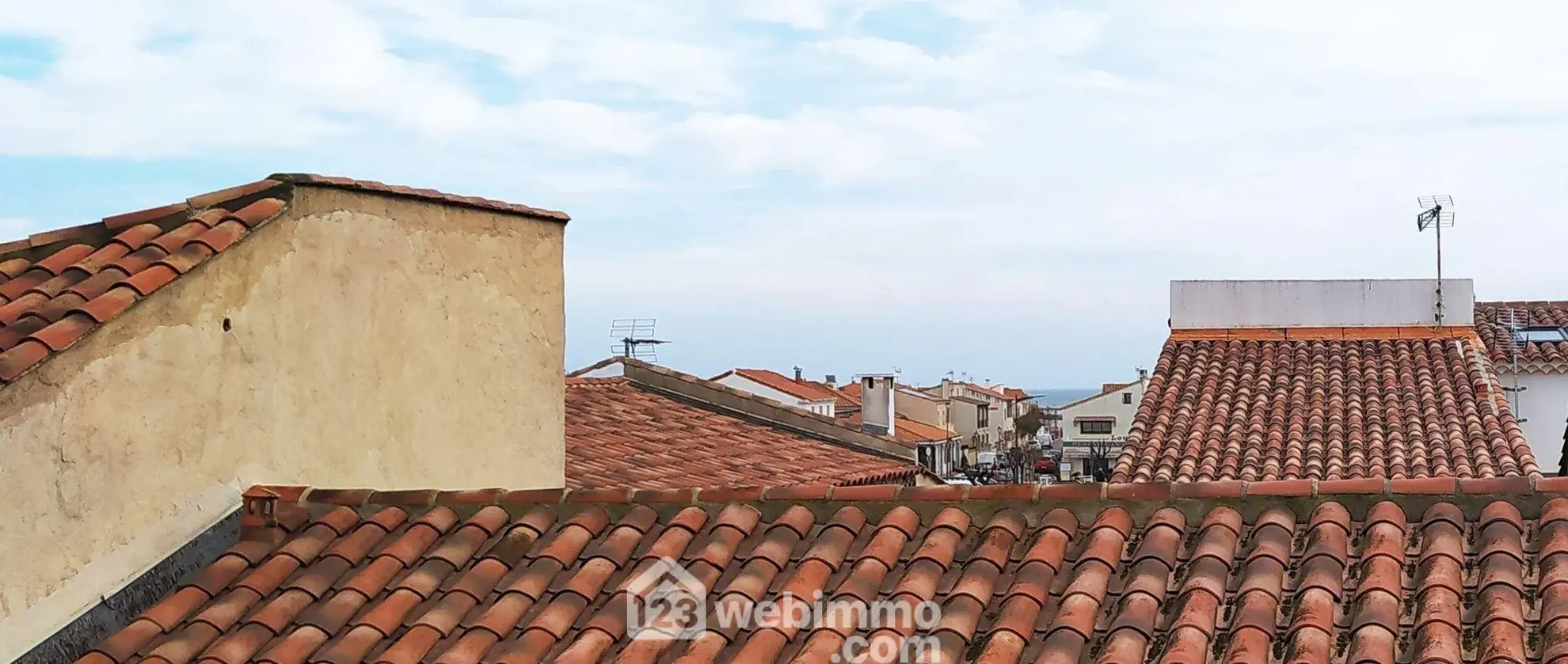 Maison de village rénovée de 80m² à Saintes-Maries-de-la-Mer avec terrasse 