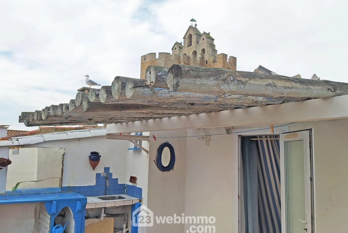 Maison de village rénovée de 80m² à Saintes-Maries-de-la-Mer avec terrasse 