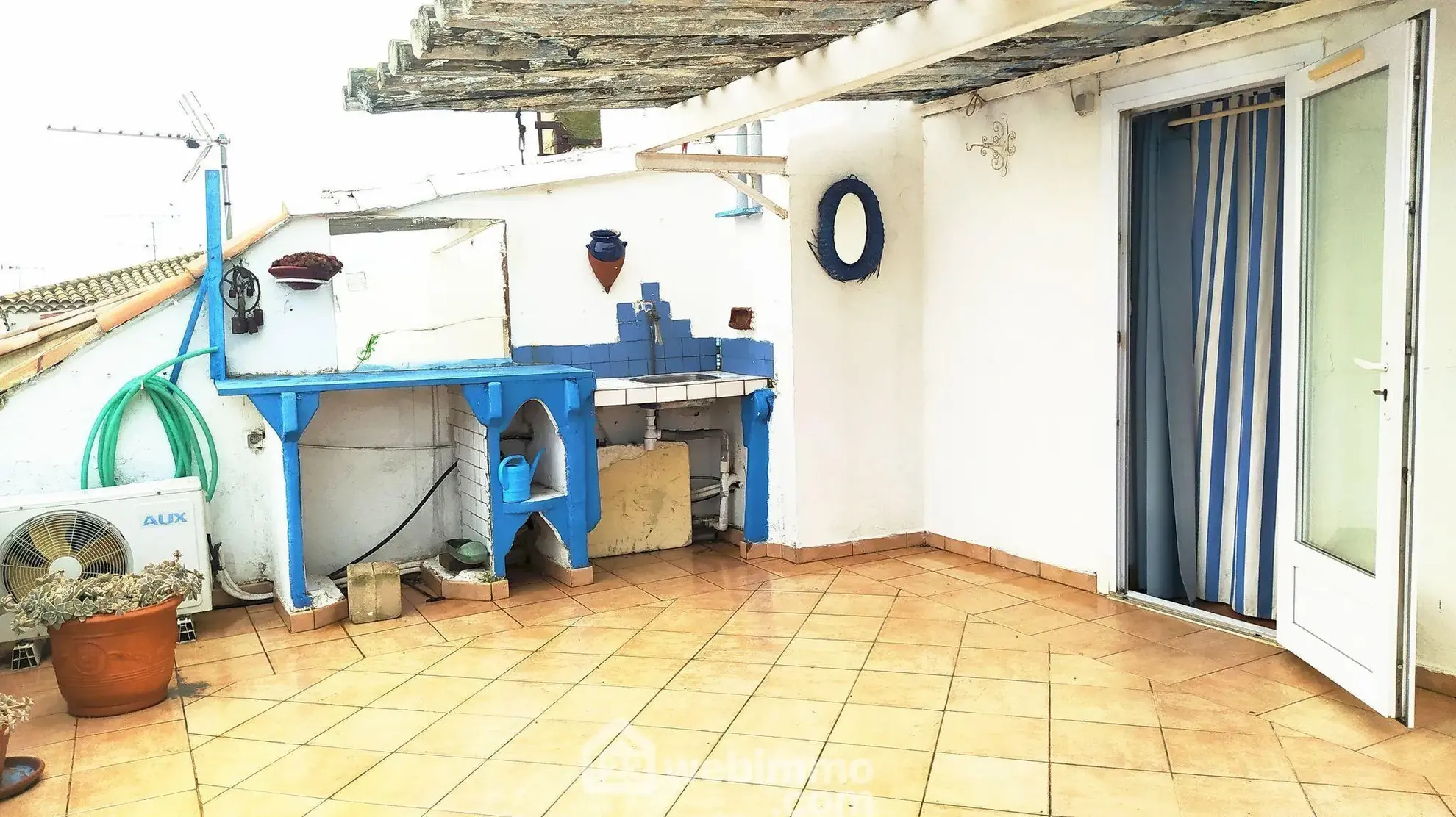 Maison de village rénovée de 80m² à Saintes-Maries-de-la-Mer avec terrasse 