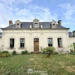 Maison en tuf de 1868 avec terrain de 3 hectares à Longué-Jumelles