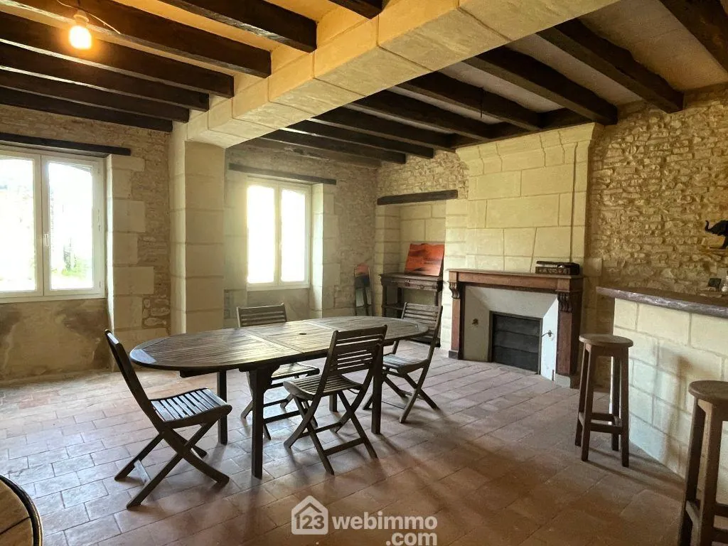 Maison de plain-pied 98 m² avec dépendances à Braye-sous-Faye 