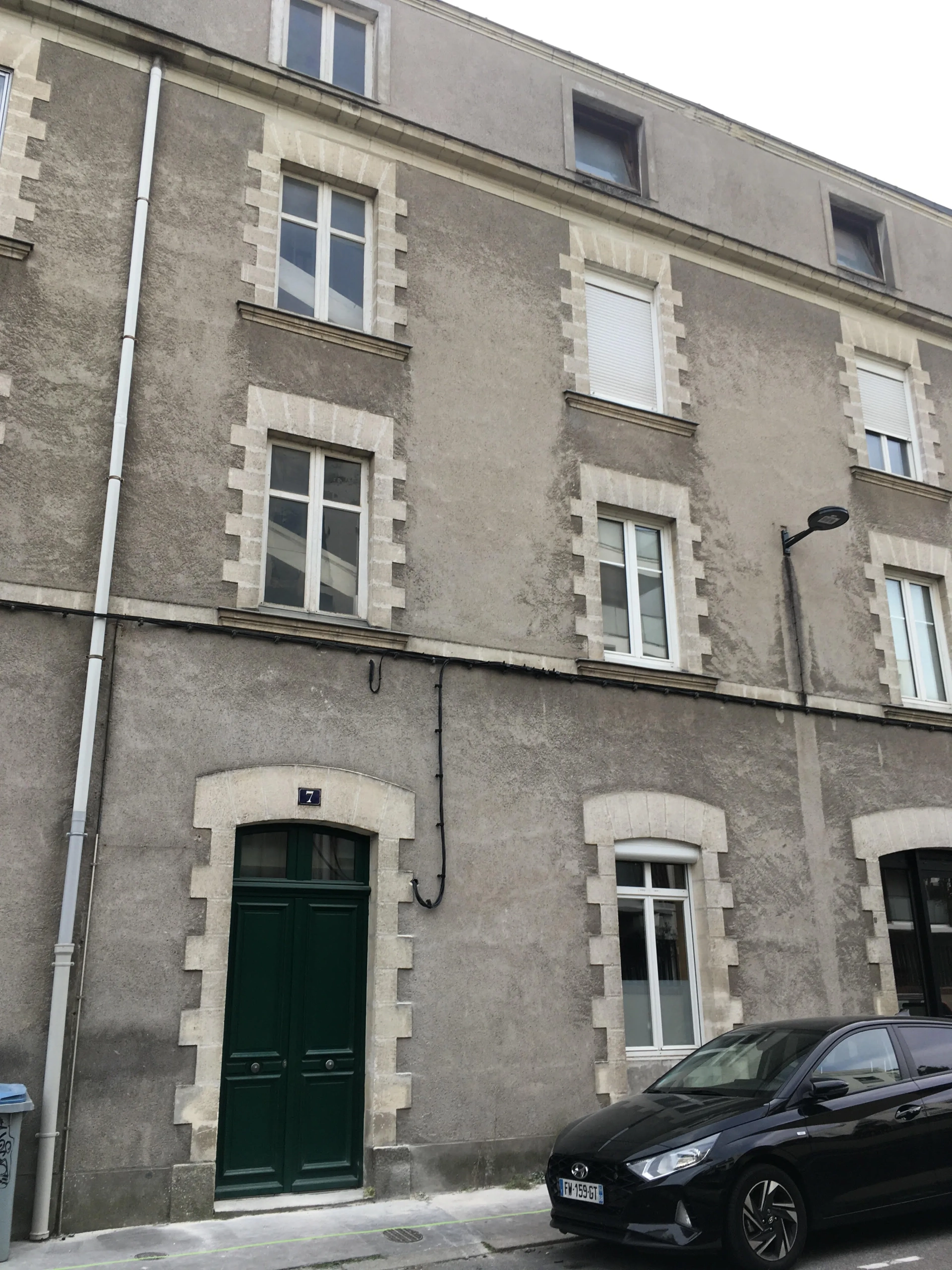 Appartement duplex en vente à Nantes près de la Place Viarme - Charme et authenticité 