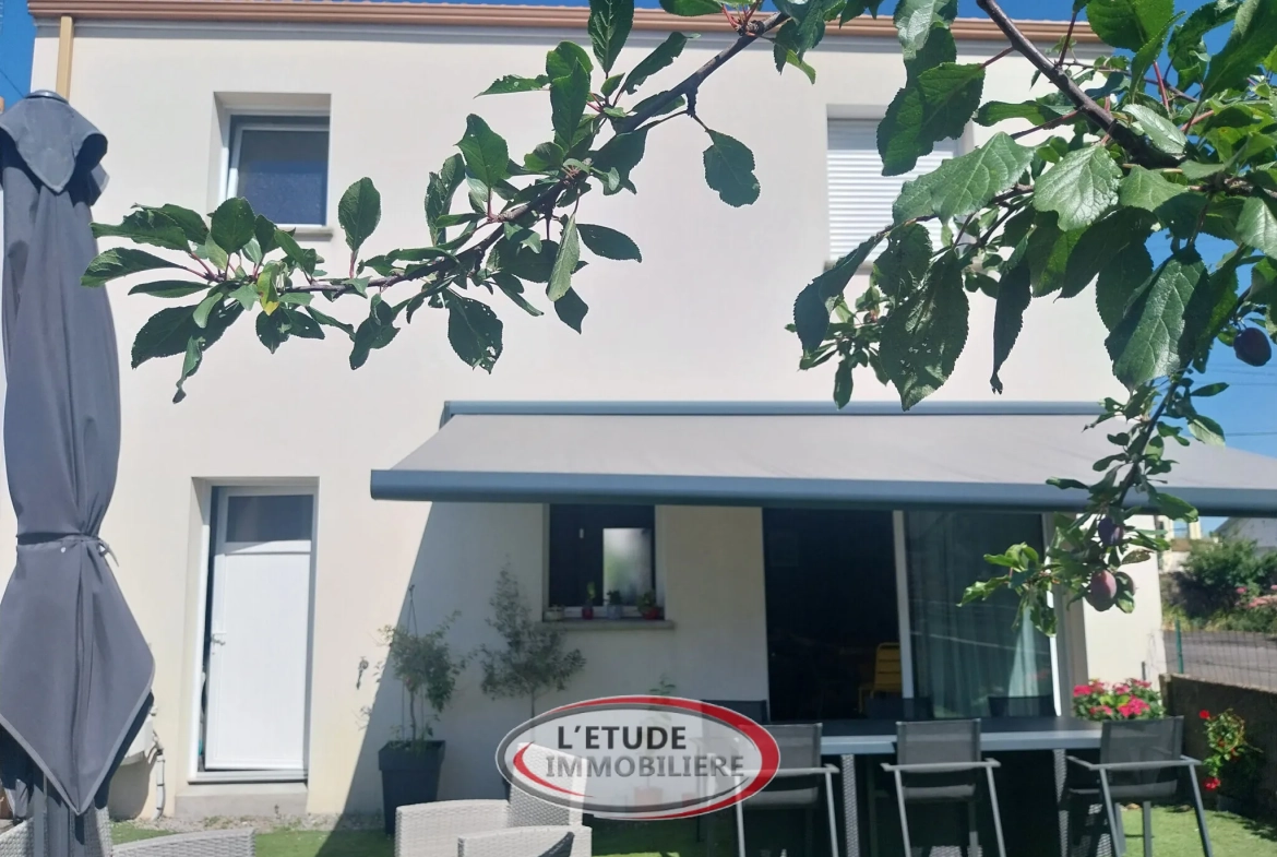 Maison moderne de 100 m² au Pellerin avec 4 chambres, jardin clos et faible consommation énergétique 