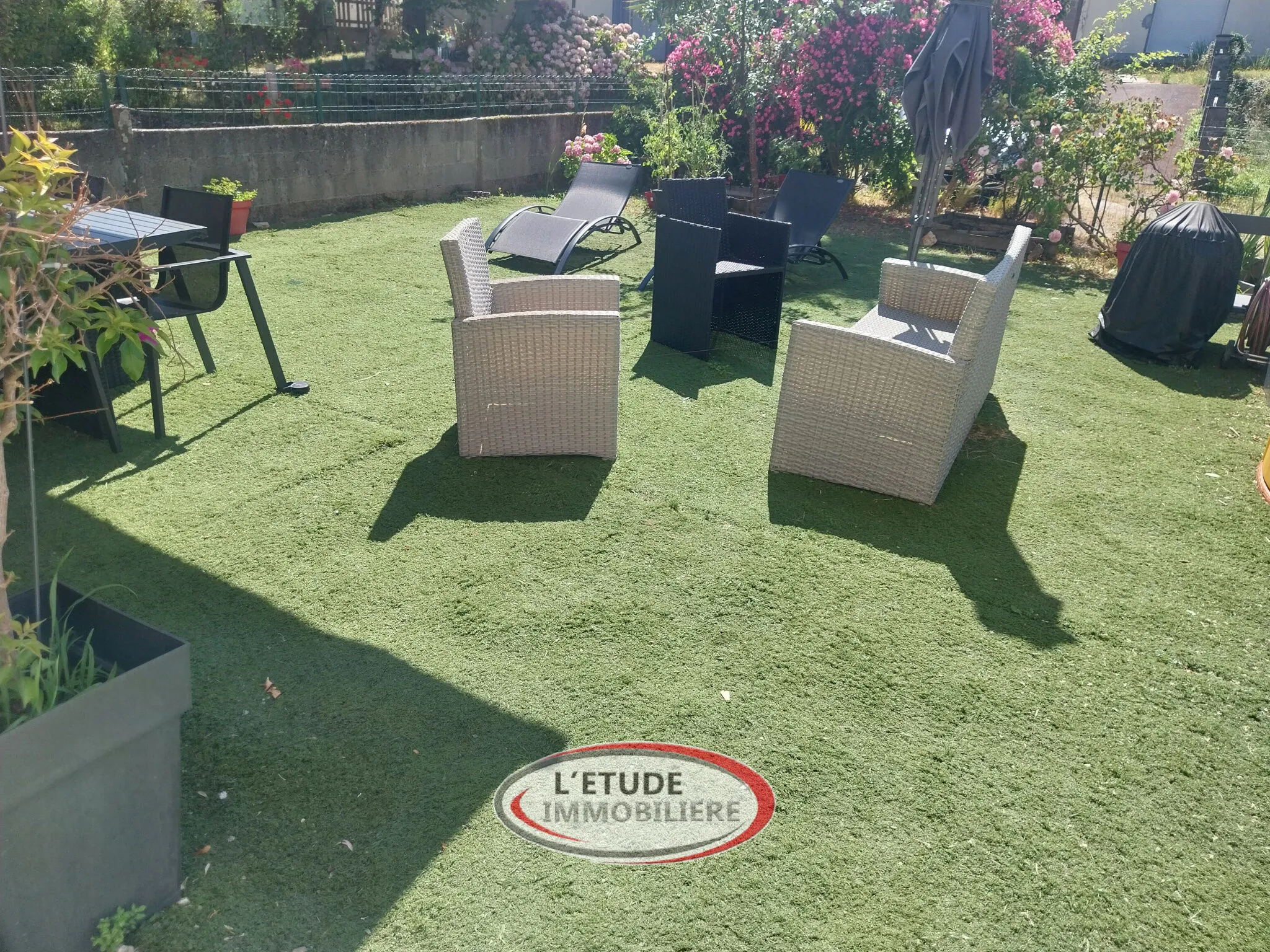 Maison moderne de 100 m² au Pellerin avec 4 chambres, jardin clos et faible consommation énergétique 