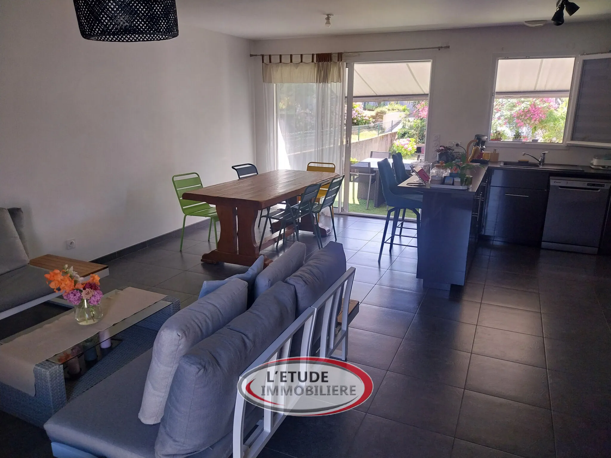 Maison moderne de 100 m² au Pellerin avec 4 chambres, jardin clos et faible consommation énergétique 