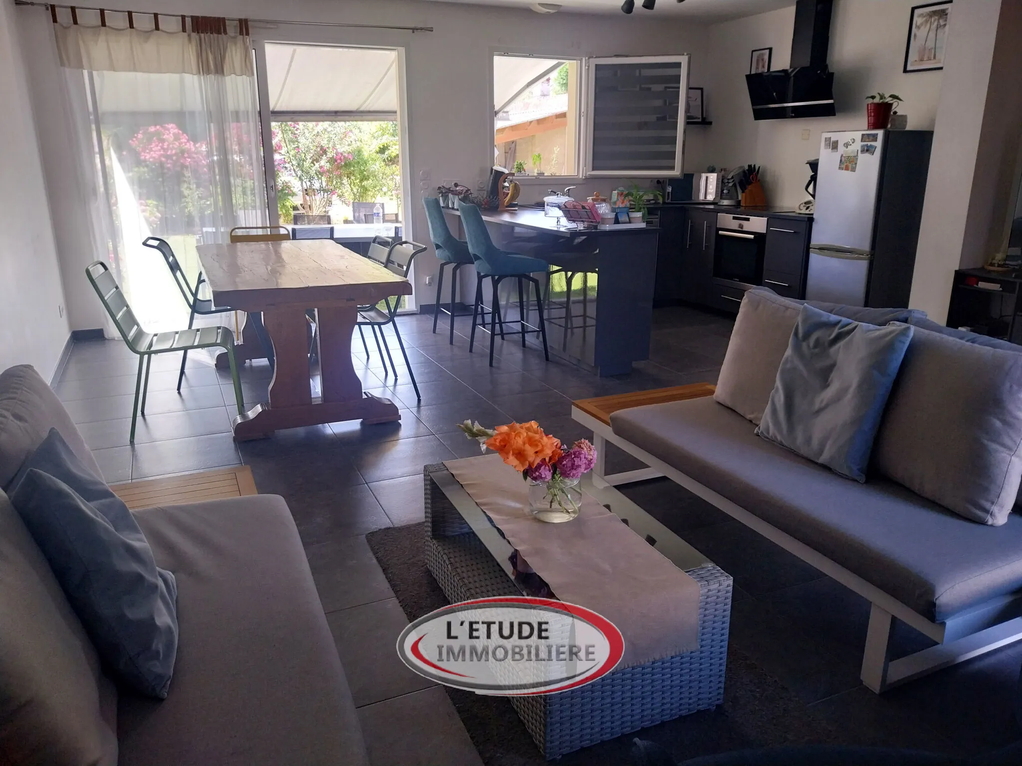 Maison moderne de 100 m² au Pellerin avec 4 chambres, jardin clos et faible consommation énergétique 