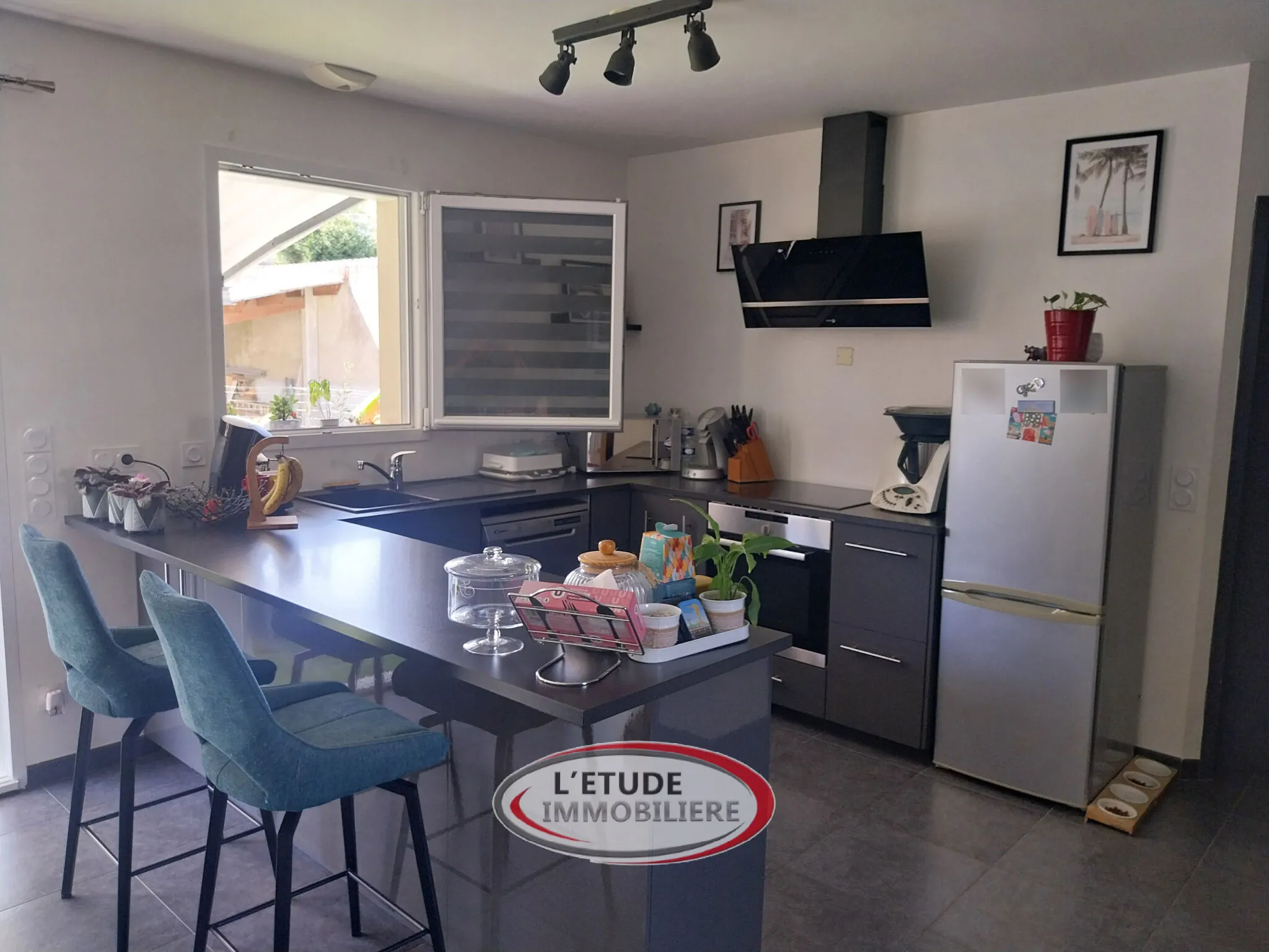 Maison moderne de 100 m² au Pellerin avec 4 chambres, jardin clos et faible consommation énergétique 