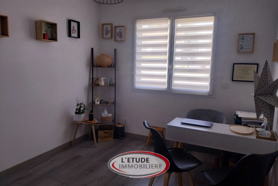 Maison moderne de 100 m² au Pellerin avec 4 chambres, jardin clos et faible consommation énergétique 