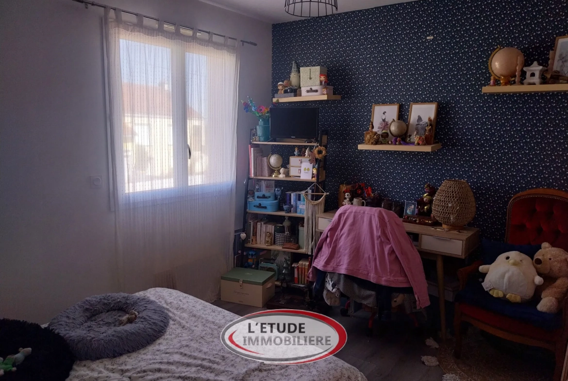 Maison moderne de 100 m² au Pellerin avec 4 chambres, jardin clos et faible consommation énergétique 