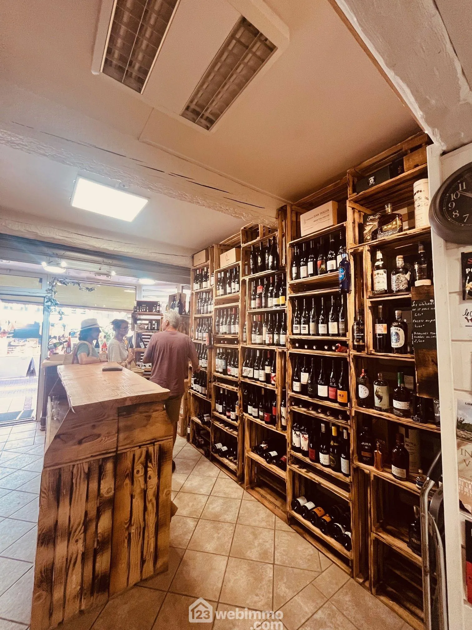 A vendre fonds de commerce cave à vins et épicerie fine à Saint-Laurent-de-la-Salanque 