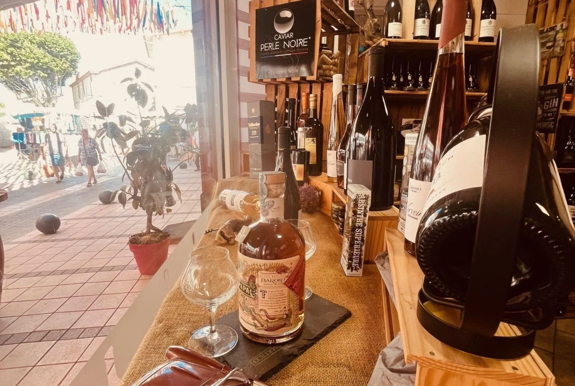 A vendre fonds de commerce cave à vins et épicerie fine à Saint-Laurent-de-la-Salanque 