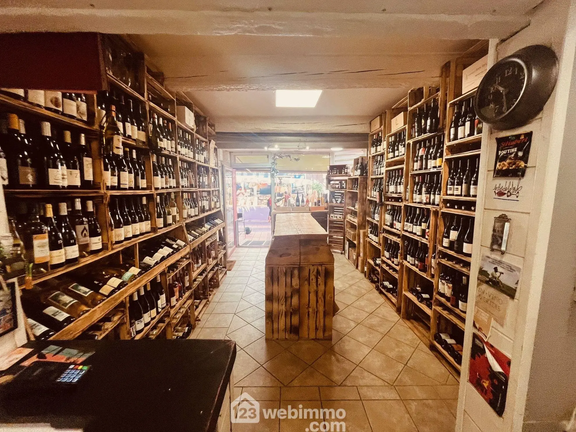A vendre fonds de commerce cave à vins et épicerie fine à Saint-Laurent-de-la-Salanque 
