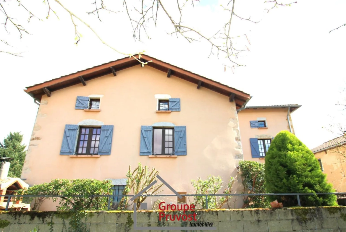 Charmante maison en pierre avec 4 chambres à Cluny, proche TGV et autoroutes 