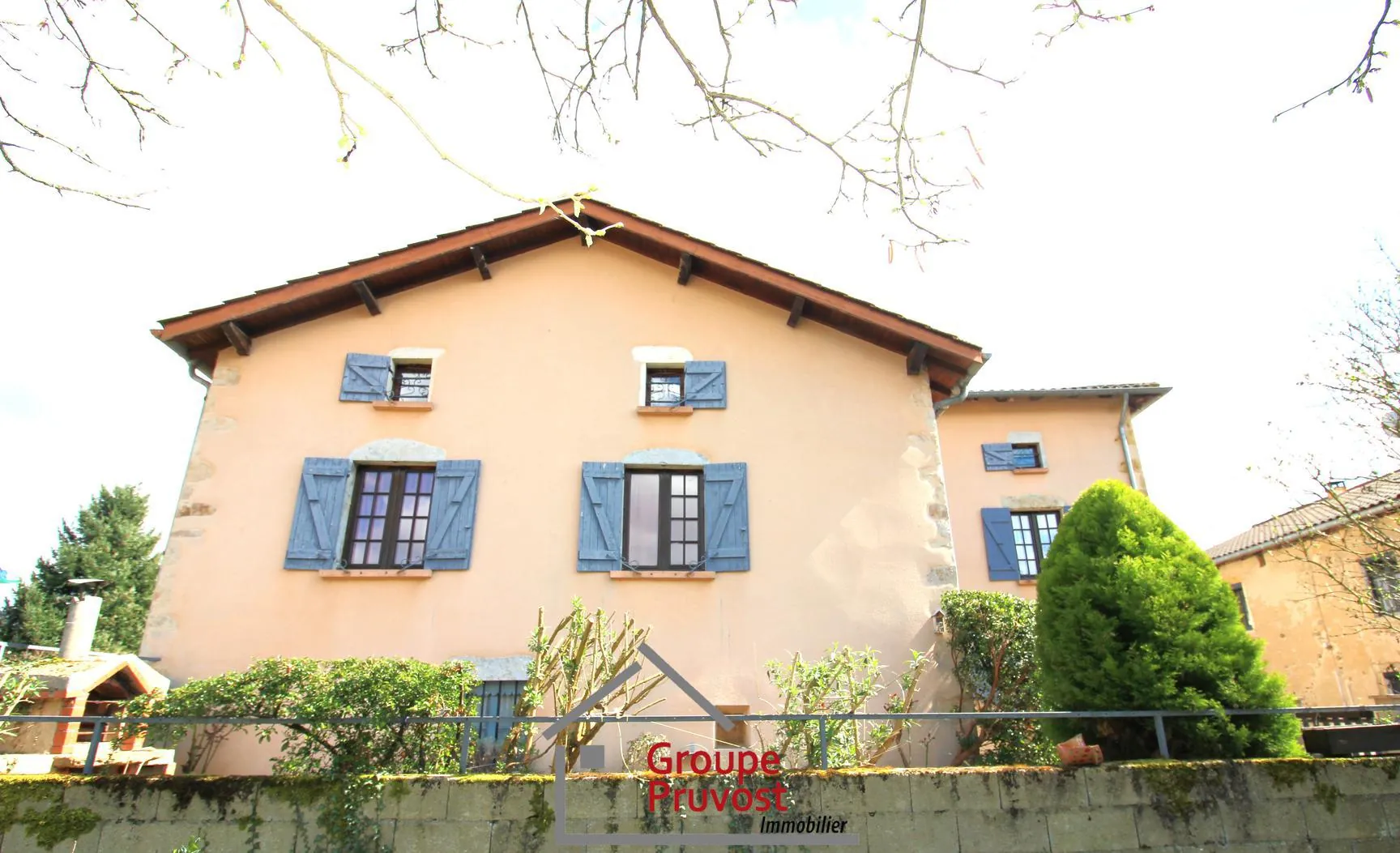 Charmante maison en pierre avec 4 chambres à Cluny, proche TGV et autoroutes 