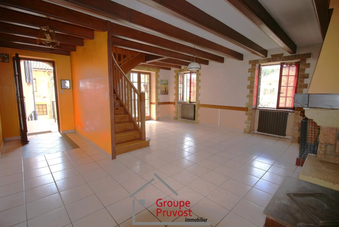 Charmante maison en pierre avec 4 chambres à Cluny, proche TGV et autoroutes 
