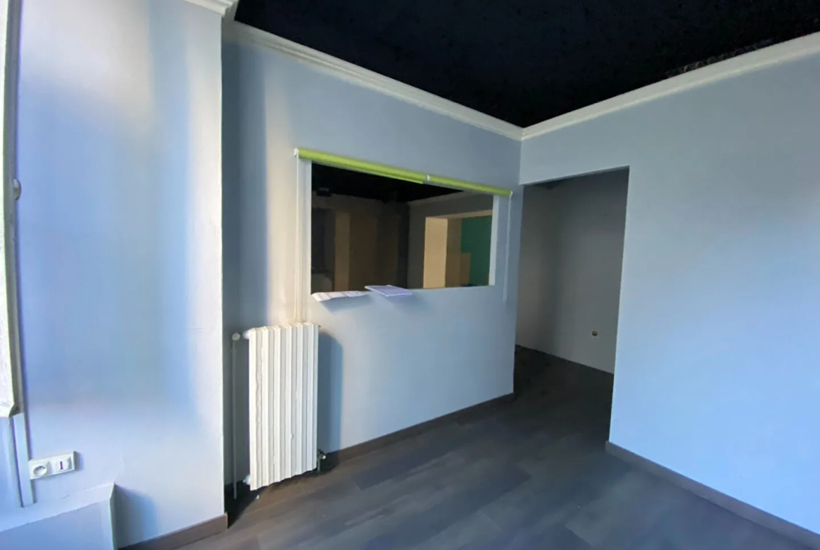 Local commercial de 110 m² en centre-ville de Pau, idéal pour divers projets 
