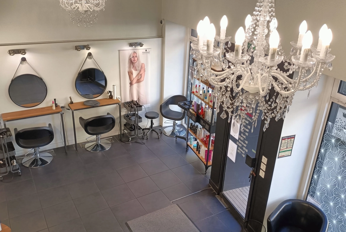 Fonds de commerce en salon de coiffure à Saint-Étienne centre, 110 m² rénovés 