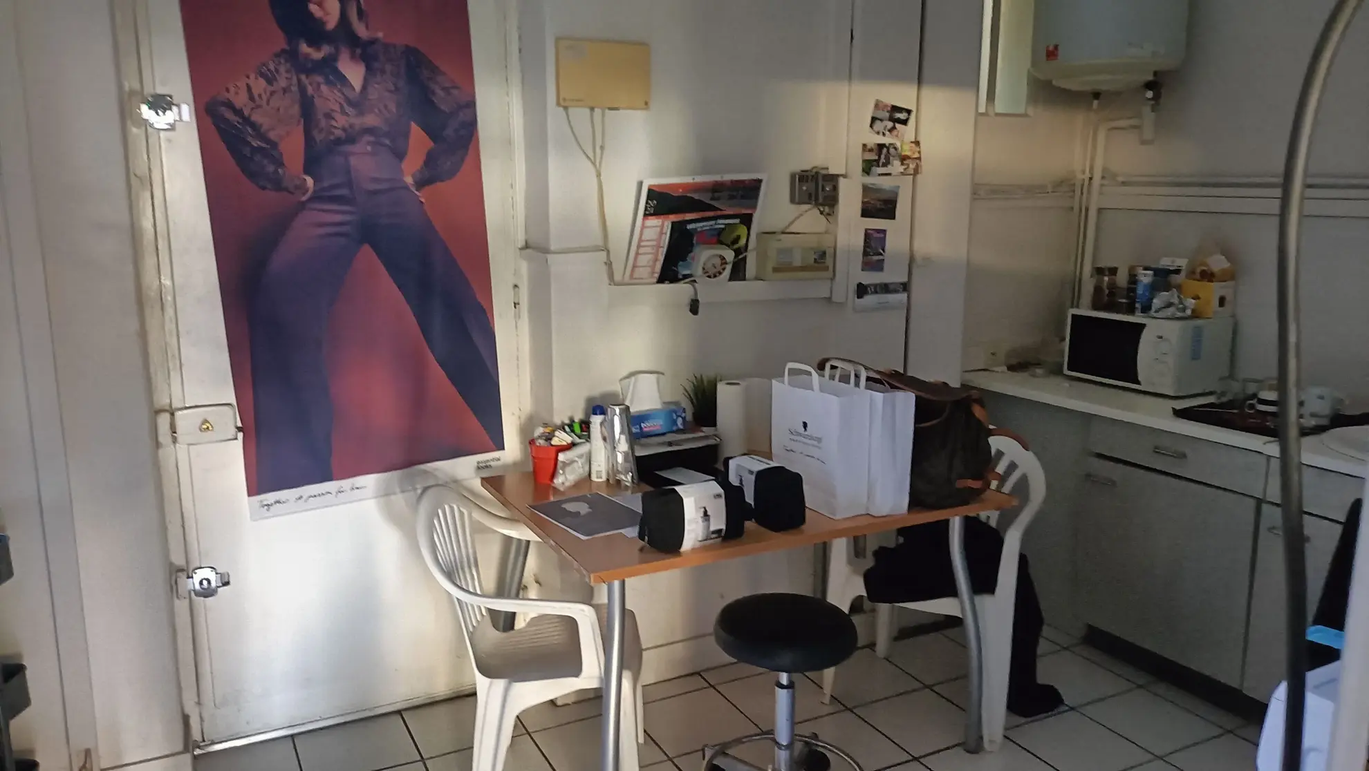 Fonds de commerce en salon de coiffure à Saint-Étienne centre, 110 m² rénovés 