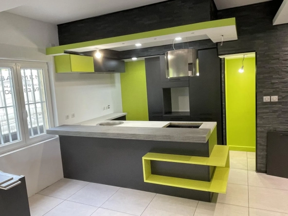 Bel appartement rénové à Dogneville avec parking et grande chambre à vendre