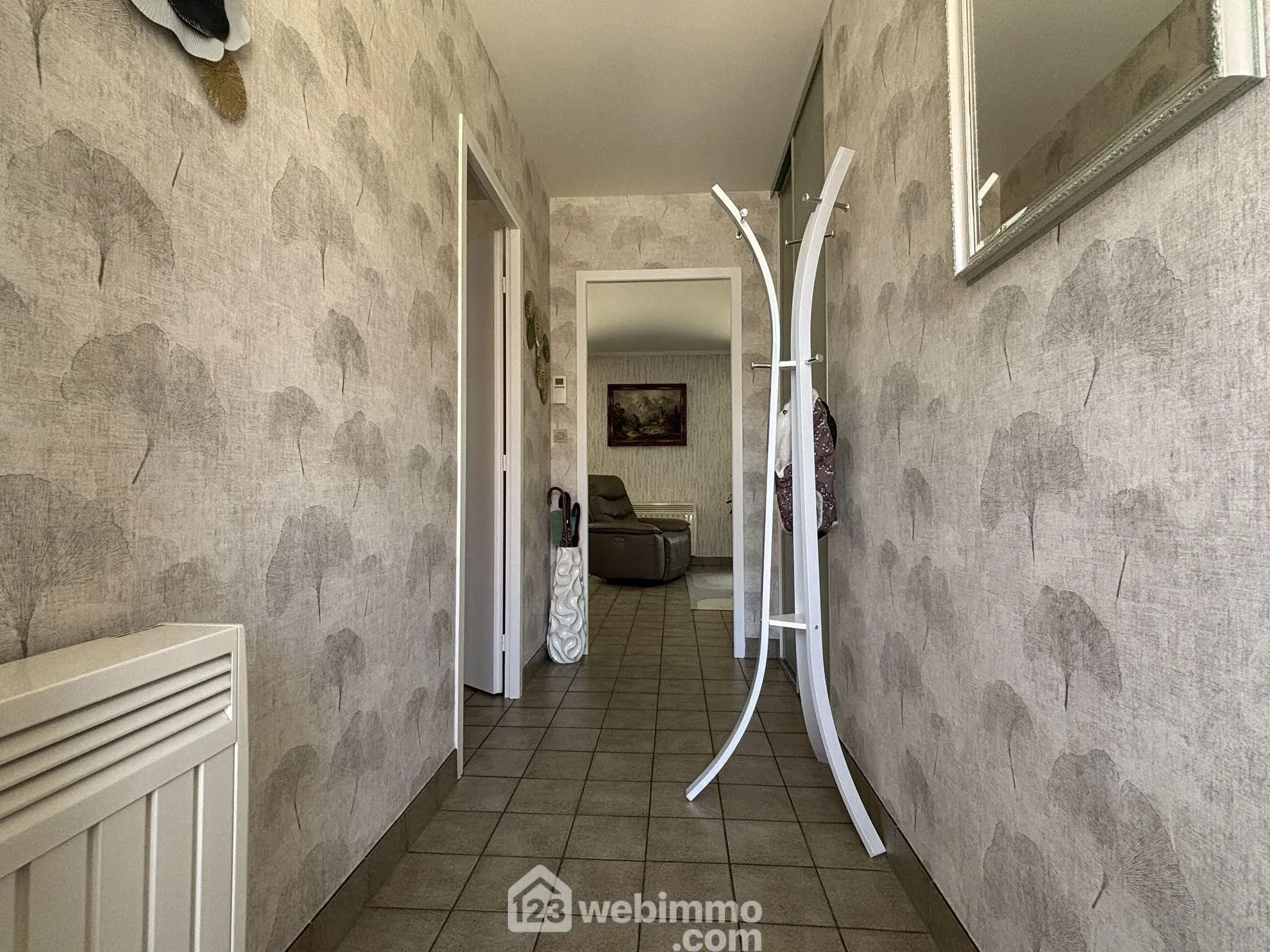 Maison à vendre de 117 m² à Châtellerault avec grand terrain et panneaux solaires 