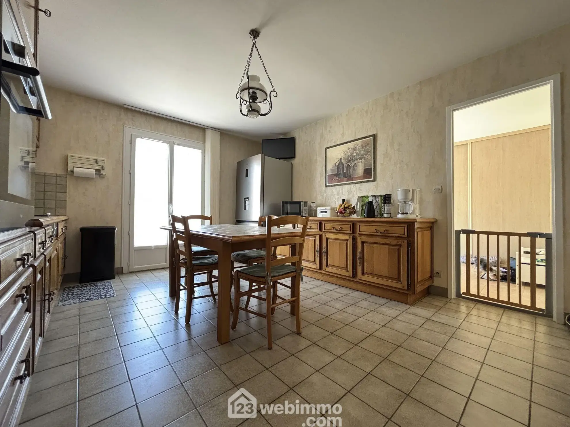 Maison à vendre de 117 m² à Châtellerault avec grand terrain et panneaux solaires 