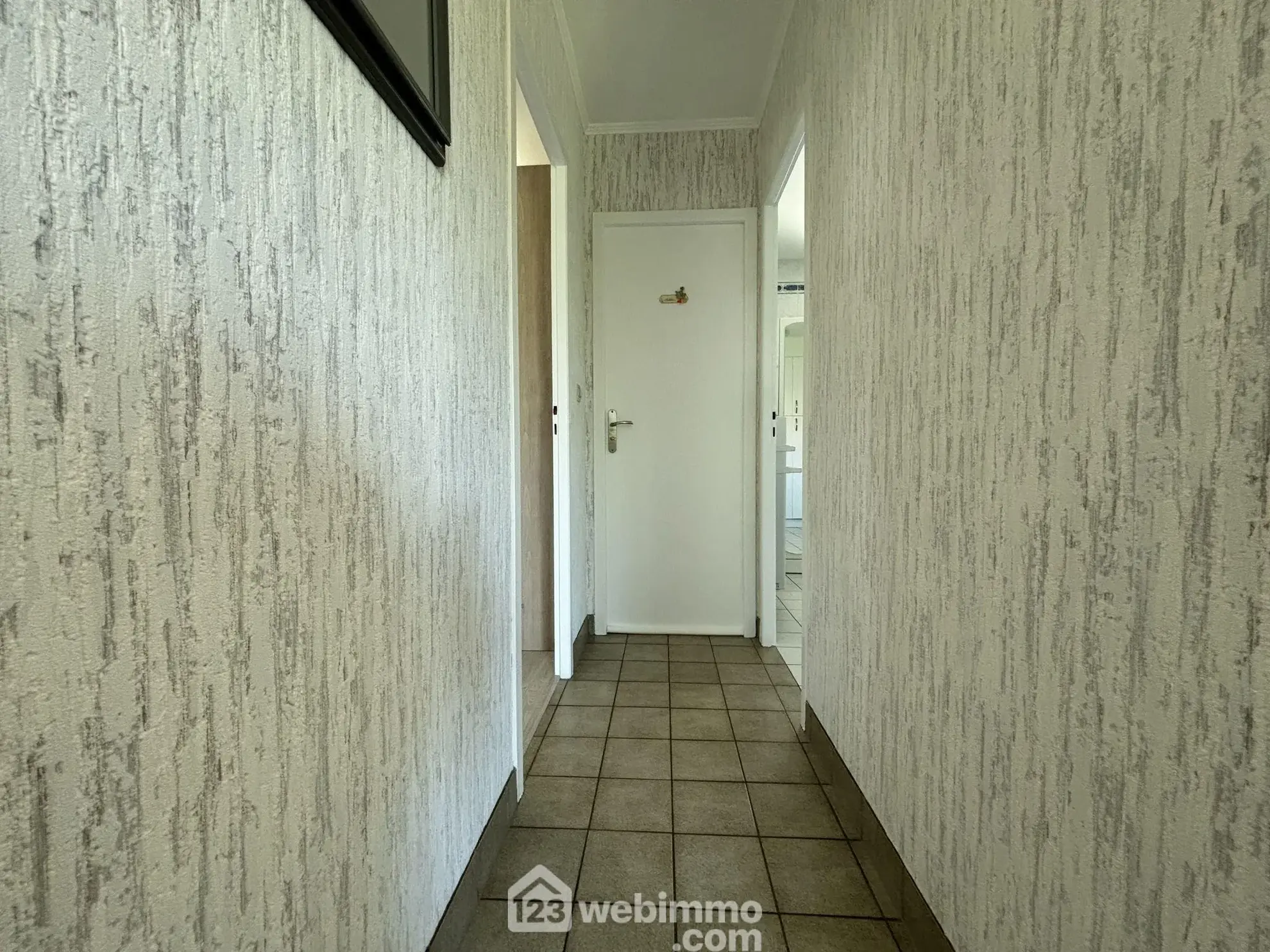 Maison à vendre de 117 m² à Châtellerault avec grand terrain et panneaux solaires 