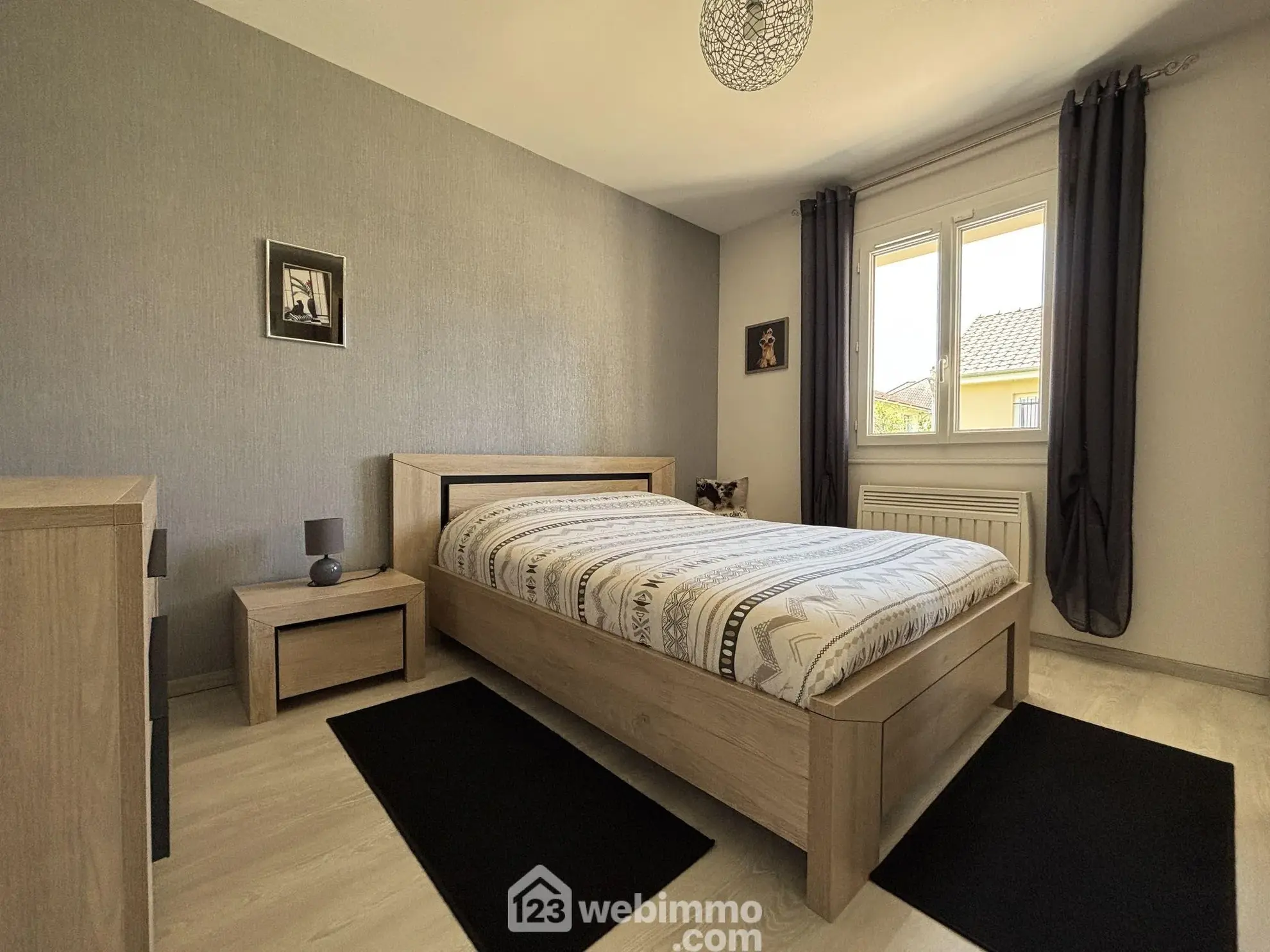 Maison à vendre de 117 m² à Châtellerault avec grand terrain et panneaux solaires 