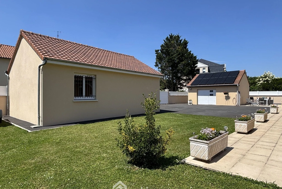 Maison à vendre de 117 m² à Châtellerault avec grand terrain et panneaux solaires 