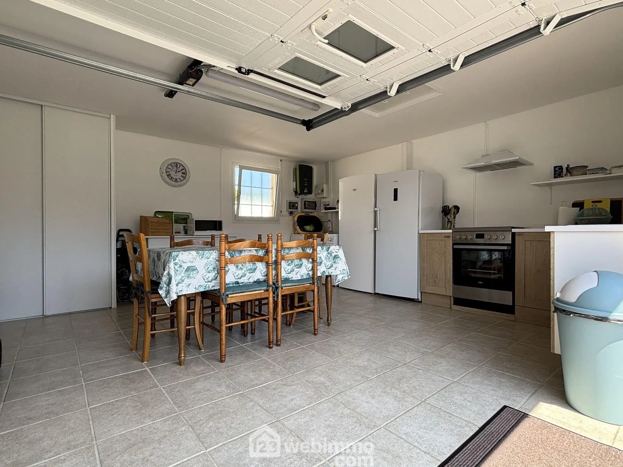 Maison à vendre de 117 m² à Châtellerault avec grand terrain et panneaux solaires 