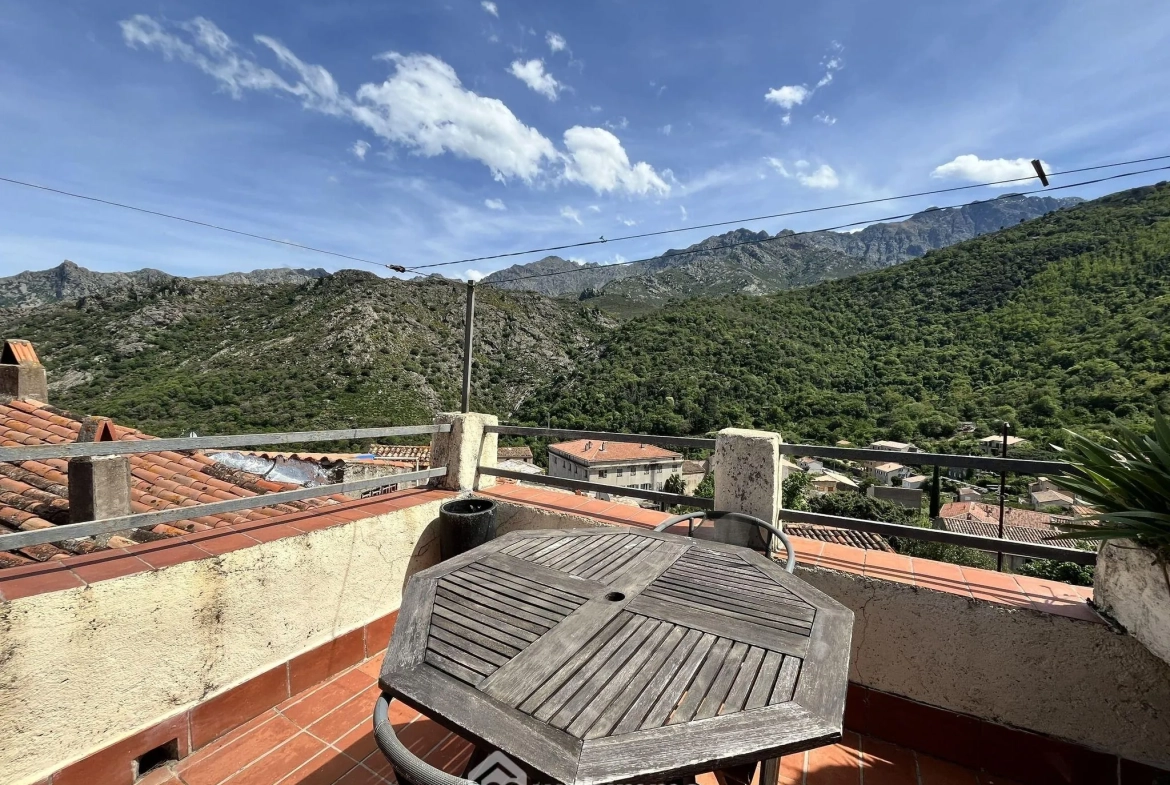 Appartement T3 à Muro avec terrasse et potentiel d'extension en Balagne 