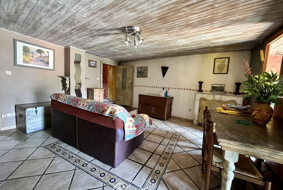 Appartement T3 à Muro avec terrasse et potentiel d'extension en Balagne 
