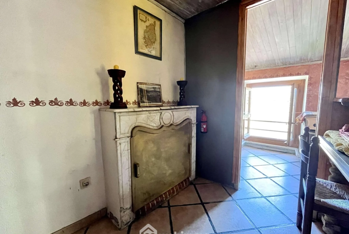 Appartement T3 à Muro avec terrasse et potentiel d'extension en Balagne 