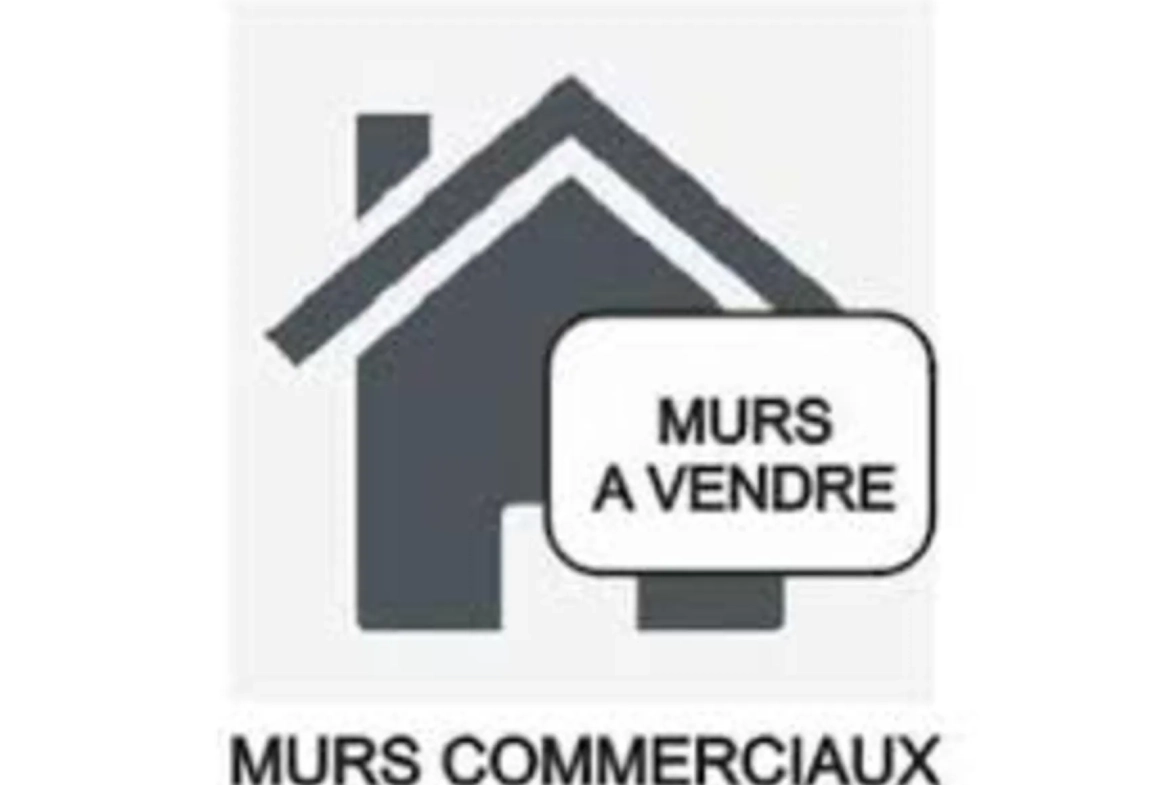 Mur de magasin à vendre à Fontaine - 71 m² avec vitrines et parking 