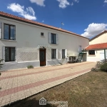À vendre maison 127 m² à Chambry avec garage et terrain clos