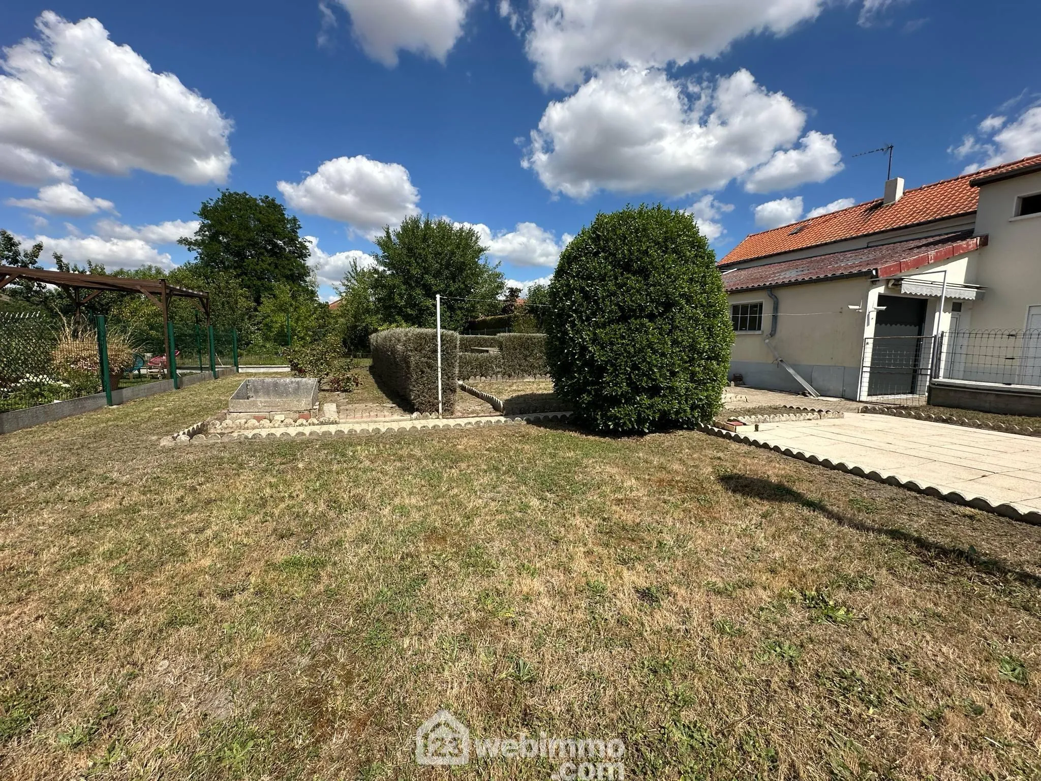 À vendre maison 127 m² à Chambry avec garage et terrain clos 