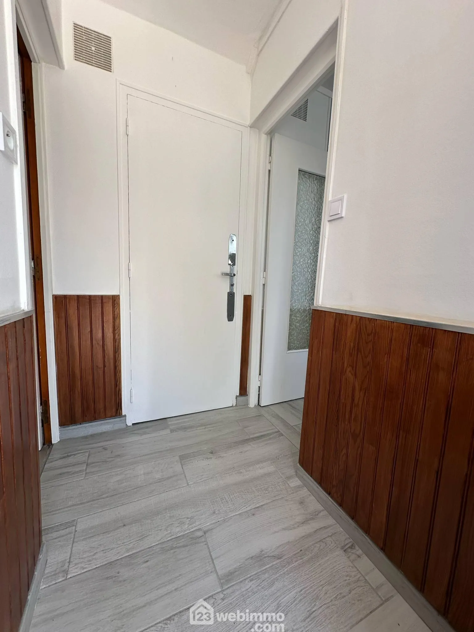 À vendre maison 127 m² à Chambry avec garage et terrain clos 
