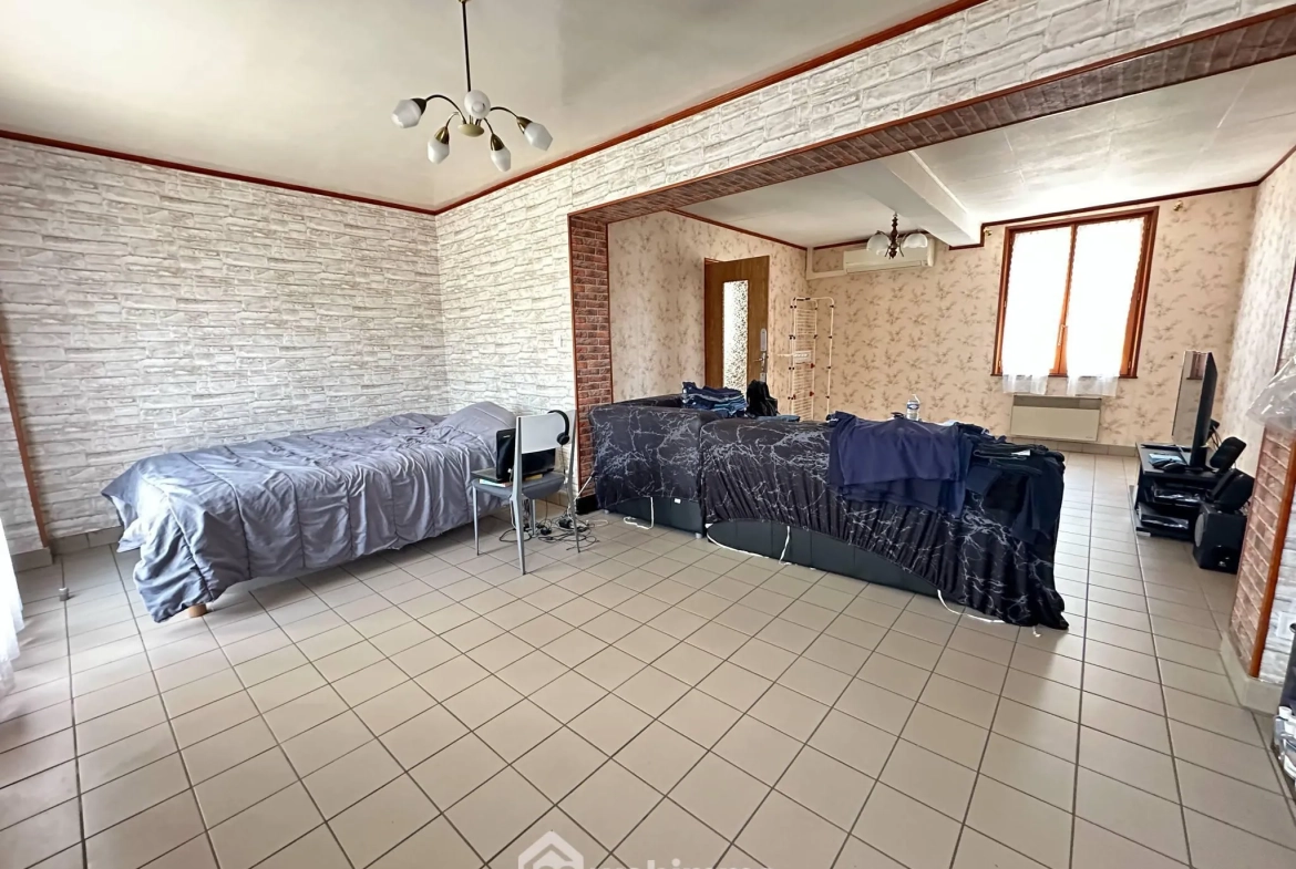 À vendre maison 127 m² à Chambry avec garage et terrain clos 