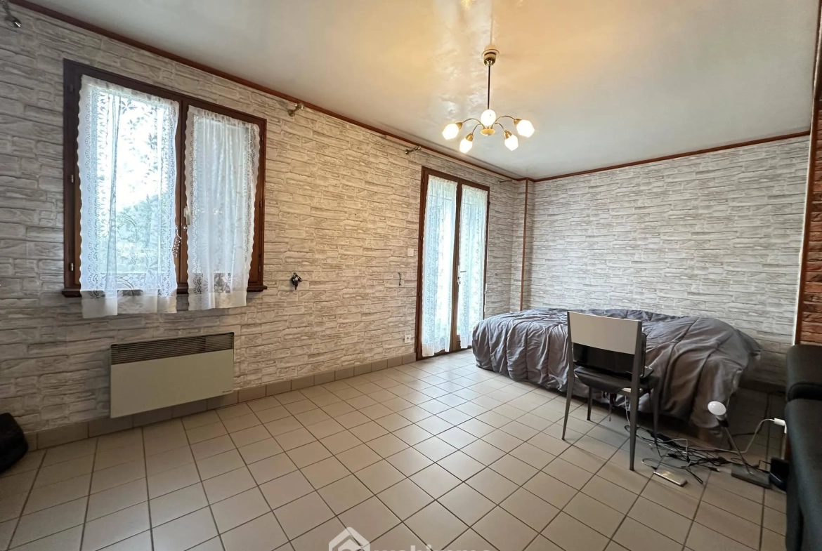 À vendre maison 127 m² à Chambry avec garage et terrain clos 