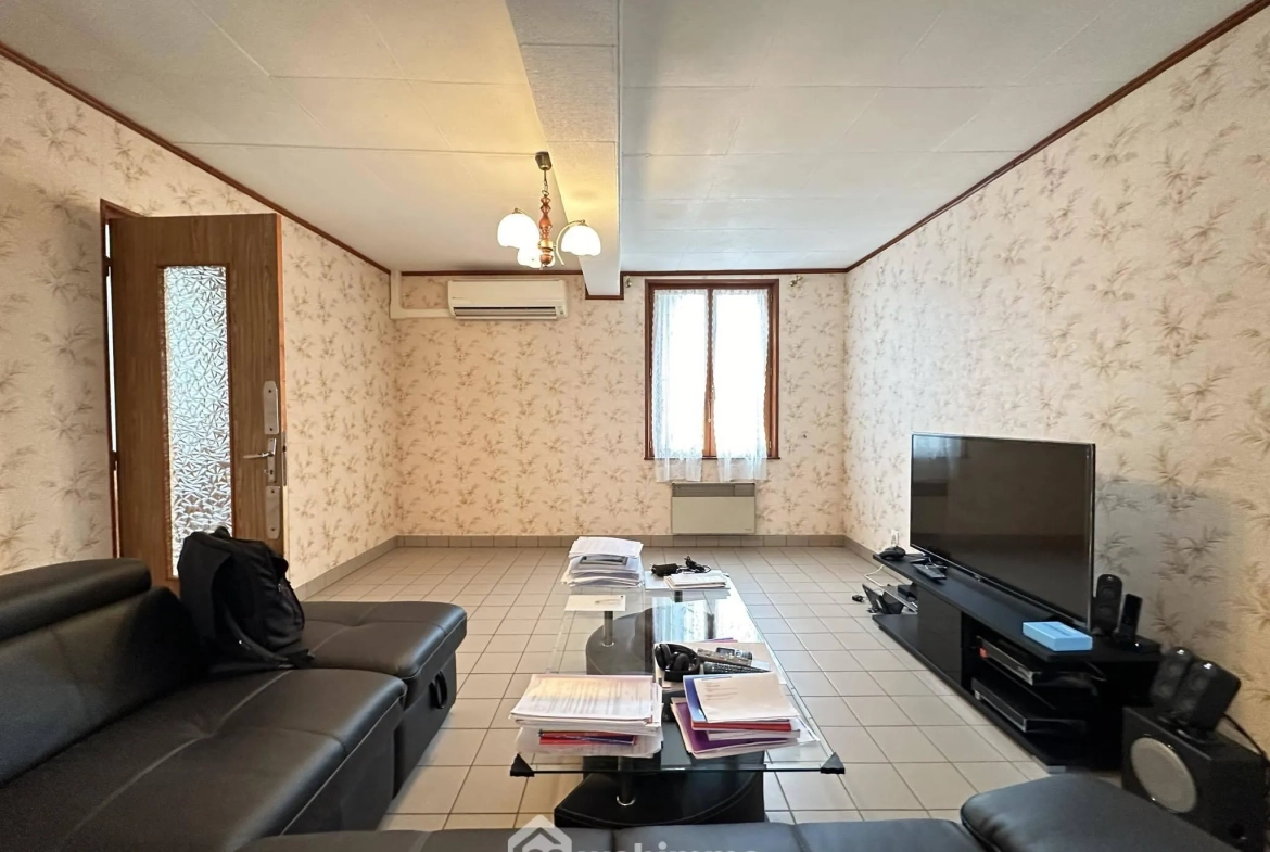 À vendre maison 127 m² à Chambry avec garage et terrain clos 