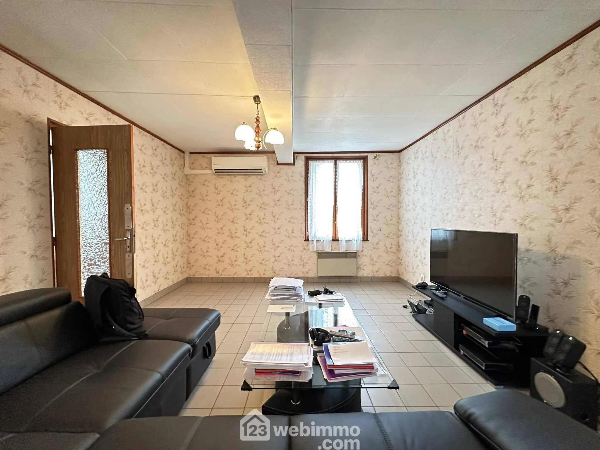 À vendre maison 127 m² à Chambry avec garage et terrain clos 