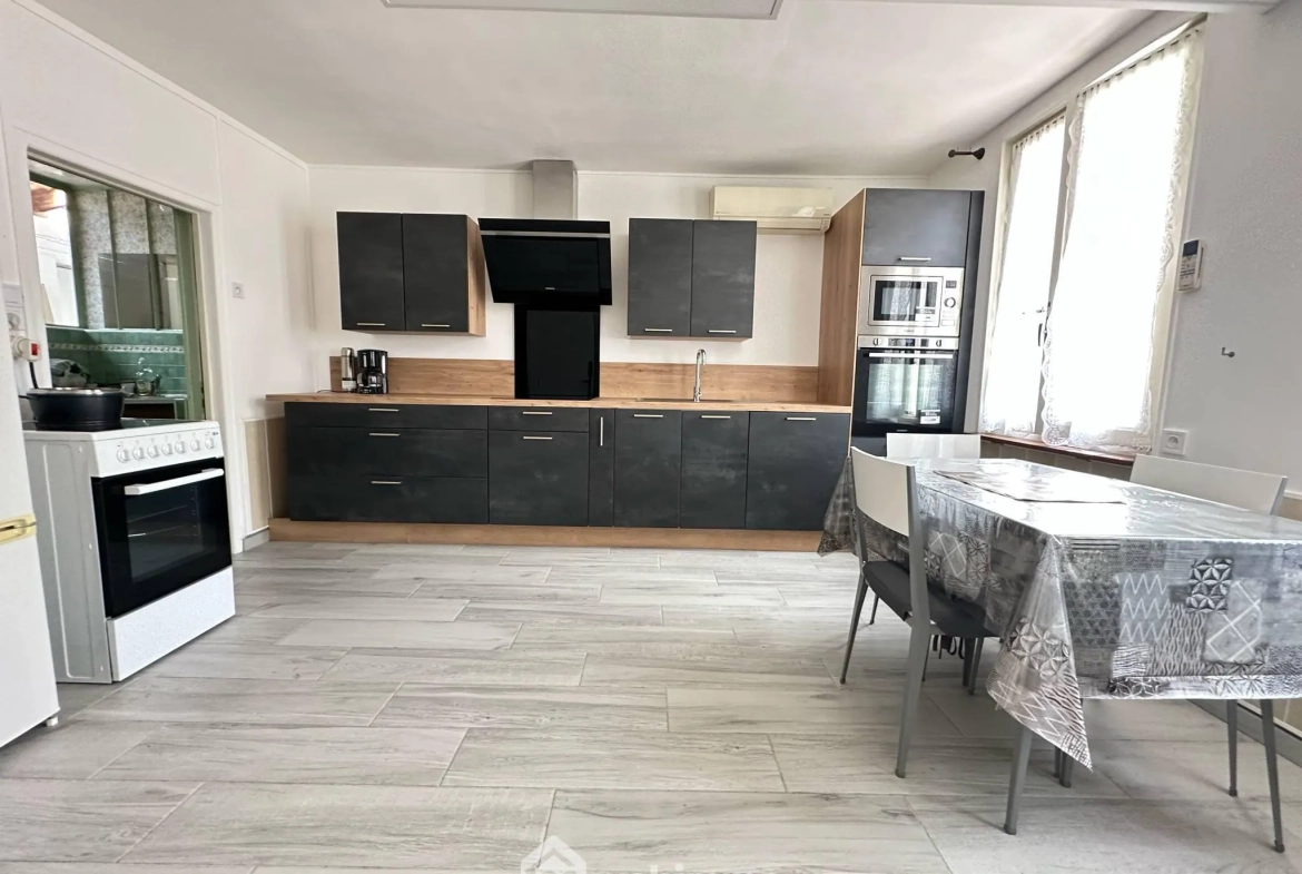 À vendre maison 127 m² à Chambry avec garage et terrain clos 