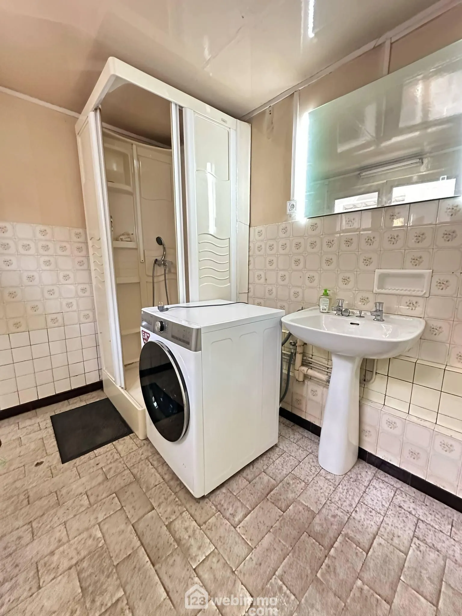 À vendre maison 127 m² à Chambry avec garage et terrain clos 