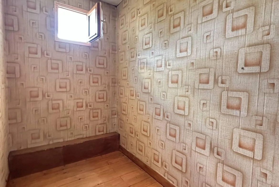 À vendre maison 127 m² à Chambry avec garage et terrain clos 