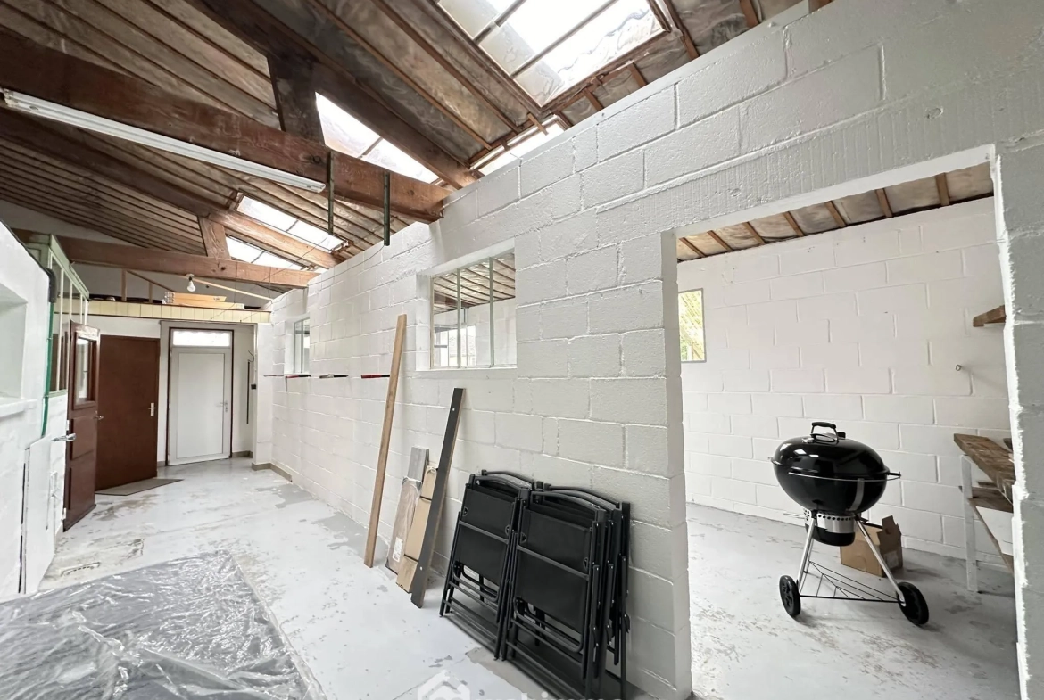 À vendre maison 127 m² à Chambry avec garage et terrain clos 